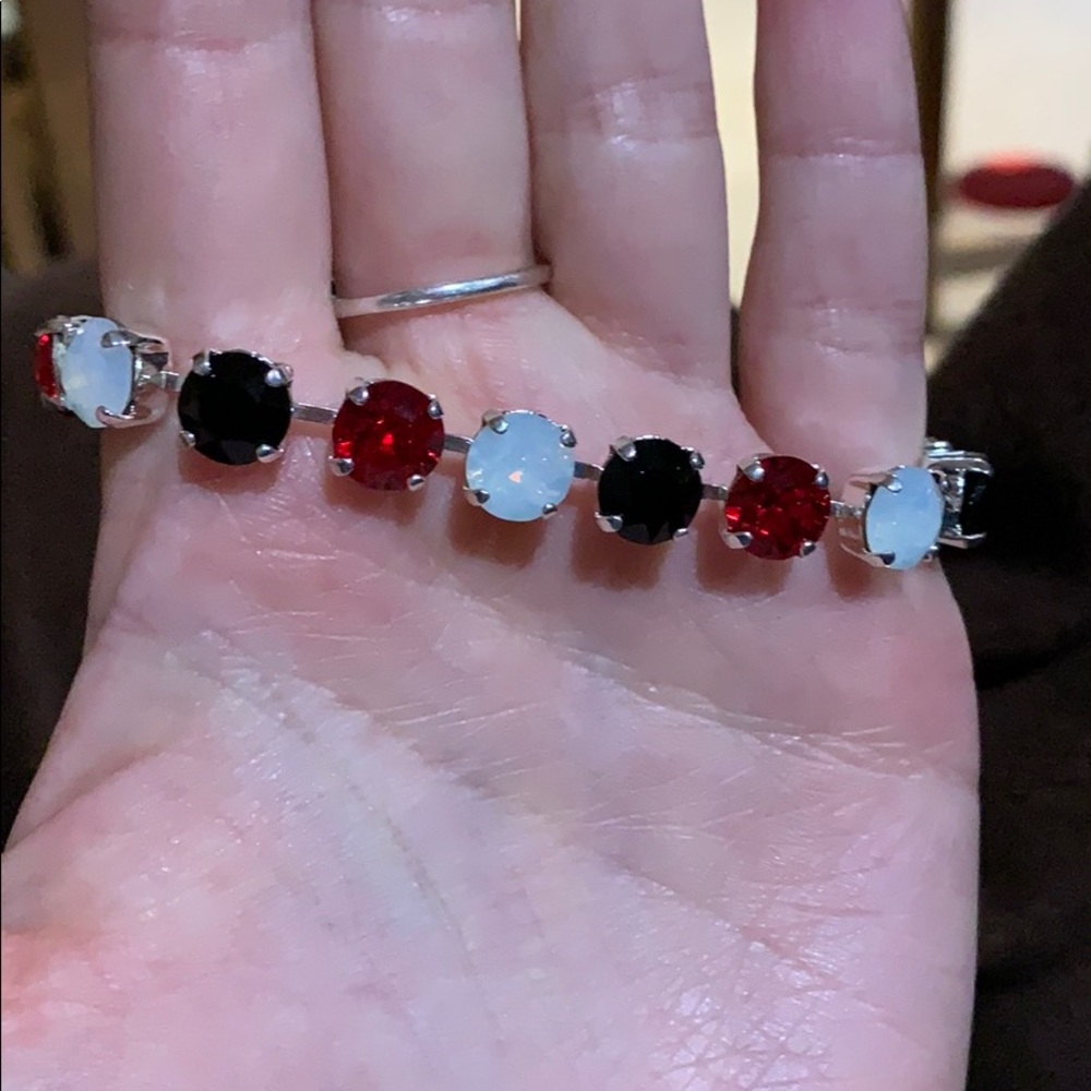 Minnie-inspired crystal bracelet